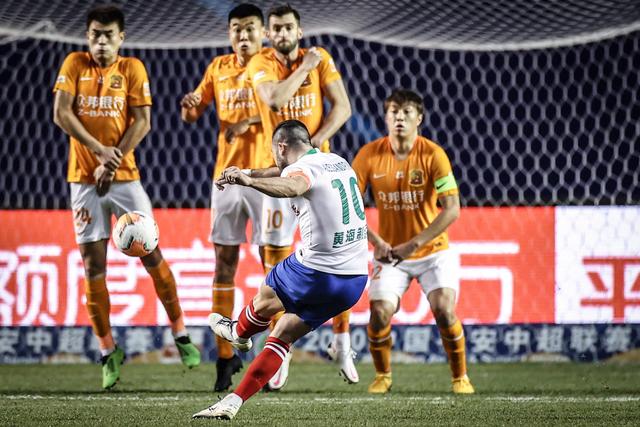 布朗40分哈利伯顿伤退 凯尔特人大胜步行者2-0